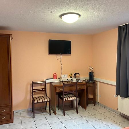 Mikroapartments Klarenthal Саарбрюккен Экстерьер фото